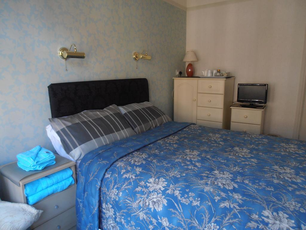 מורפת' Riverside Guest House חדר תמונה