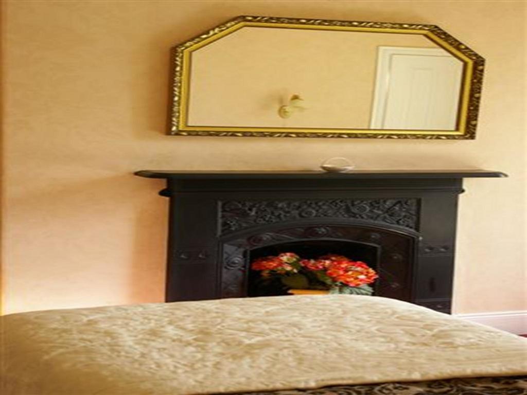 מורפת' Riverside Guest House מראה חיצוני תמונה